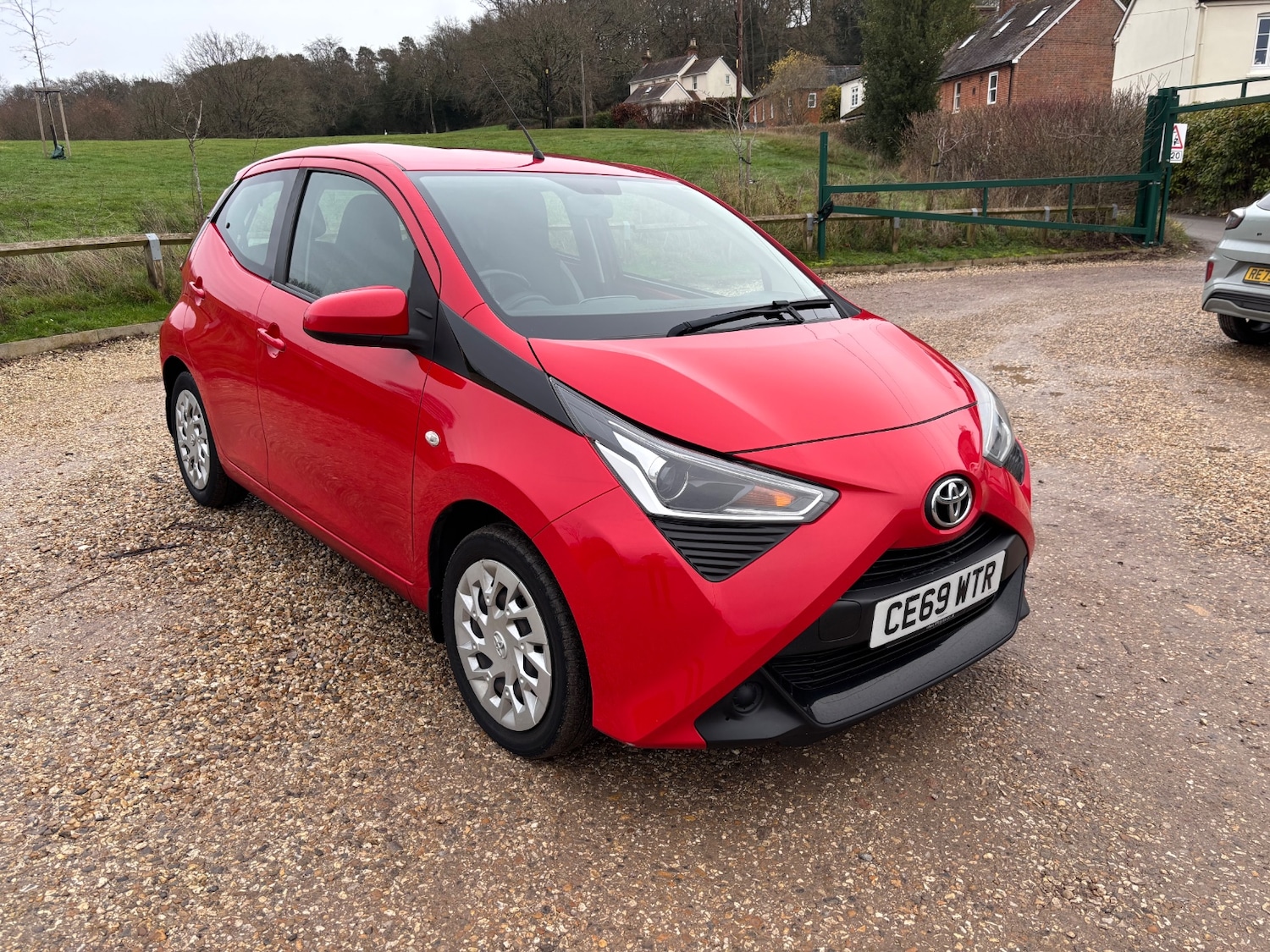 Used Toyota AYGO 2019 for sale - 76972104: Photo 3