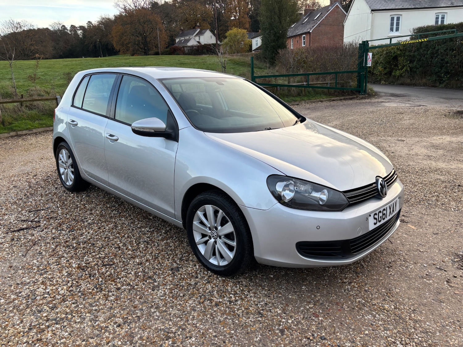 Used Volkswagen Golf 2011 for sale - 76835327: Photo 2