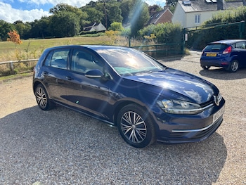 Used Volkswagen Golf 2017 for sale - 75735986: Photo