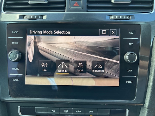 Used Volkswagen Golf 2017 for sale - 75735986: Photo 38