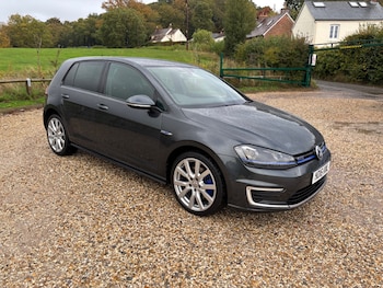 Volkswagen - Golf