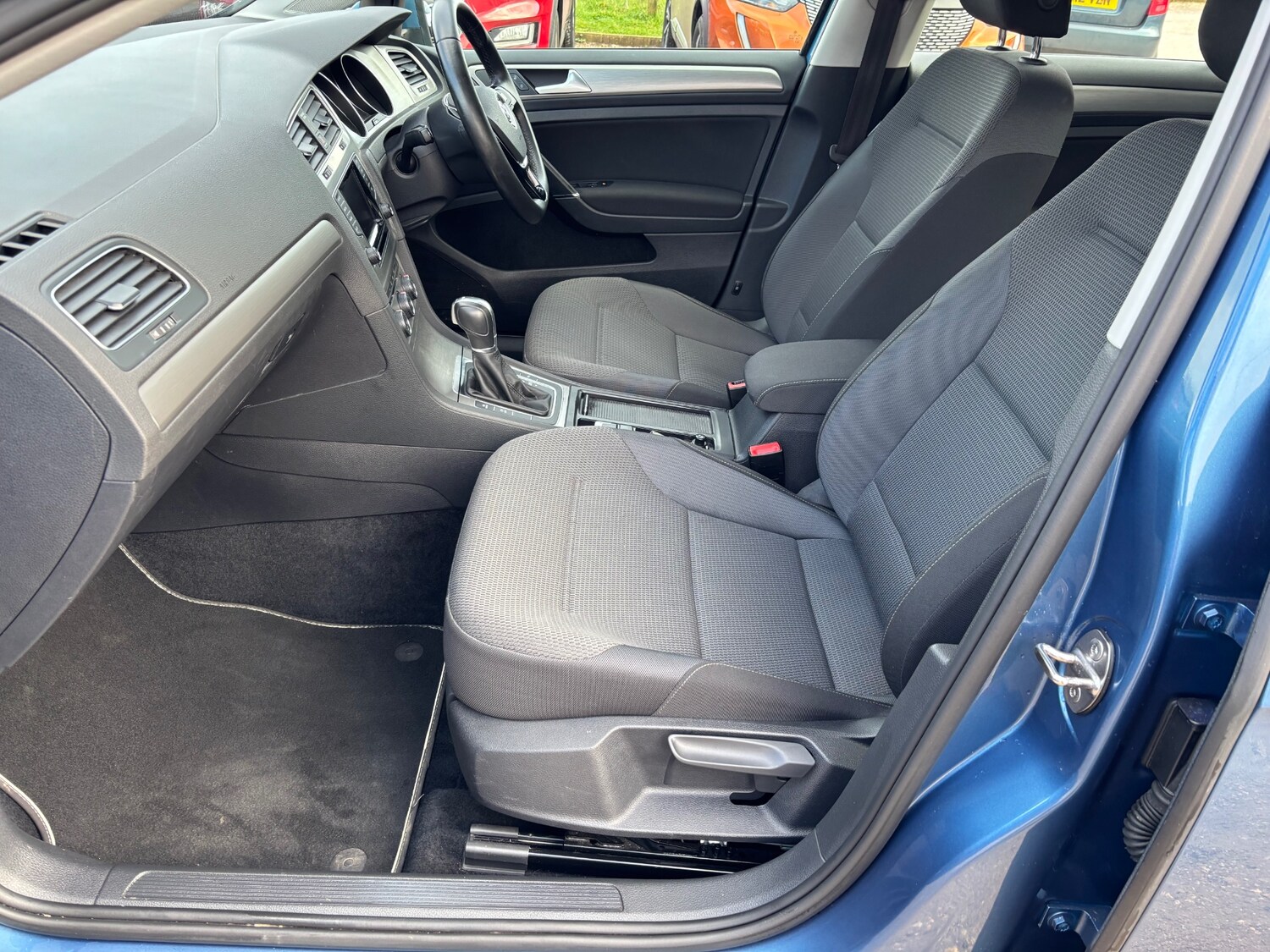 Used Volkswagen Golf 2014 for sale - 77318496: Photo 31