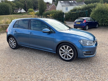Volkswagen - Golf
