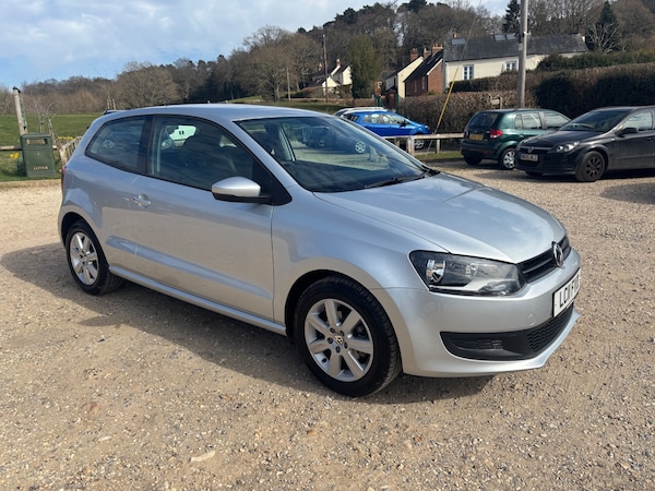 Used Volkswagen Polo 2011 for sale - 74060671: Photo 2