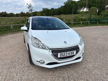 Used Peugeot 208 2013 for sale - 78523892: Photo