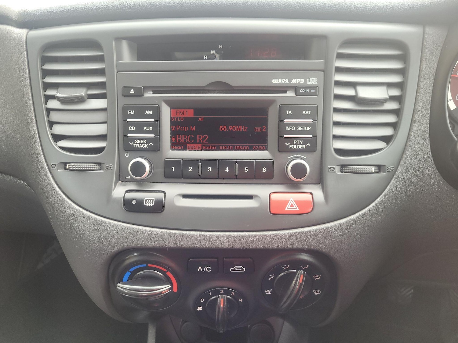 Used Kia Rio 2010 for sale - 78007137: Photo 25