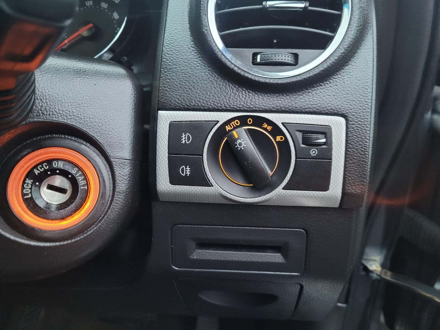 Used Vauxhall Antara 2012 for sale - 77440734: Photo 31