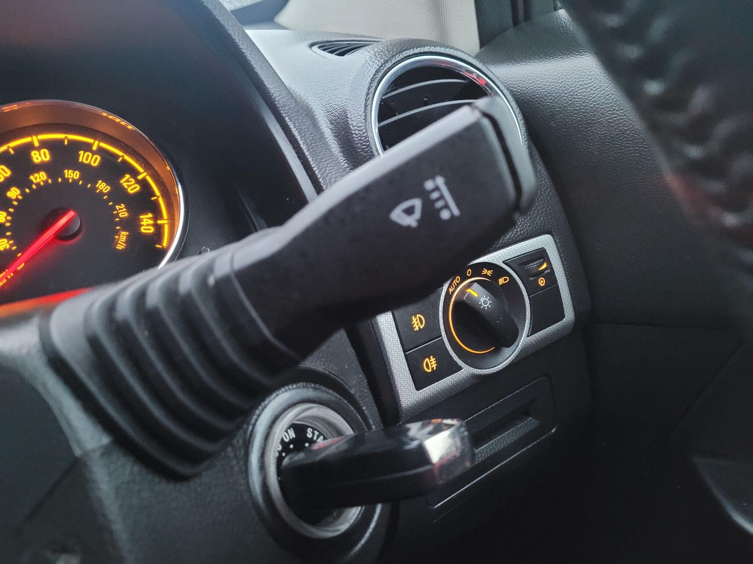 Used Vauxhall Antara 2012 for sale - 77440734: Photo 37