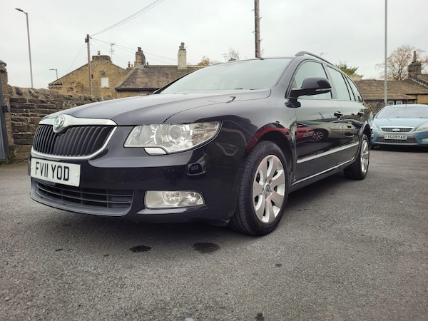 Used Skoda Superb 2011 for sale - 76283213: Photo 2