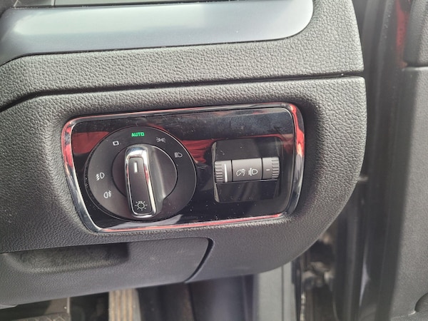 Used Skoda Superb 2011 for sale - 76283213: Photo 33