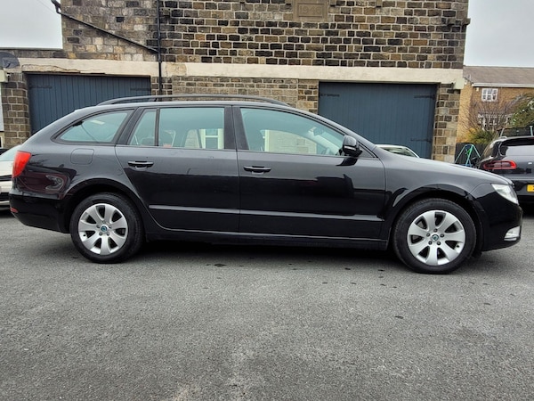 Used Skoda Superb 2011 for sale - 76283213: Photo 3