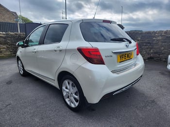 Used Toyota Yaris 2015 for sale - 79847085: Photo