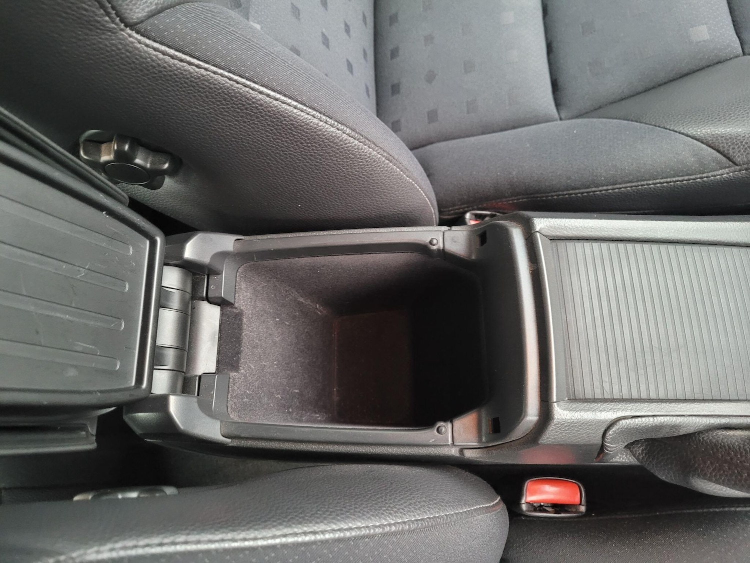 Used Volvo S60 2006 for sale - 76886930: Photo 26