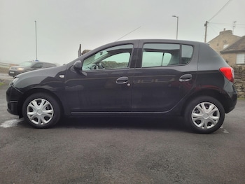Used Dacia Sandero 2013 for sale - 76781085: Photo