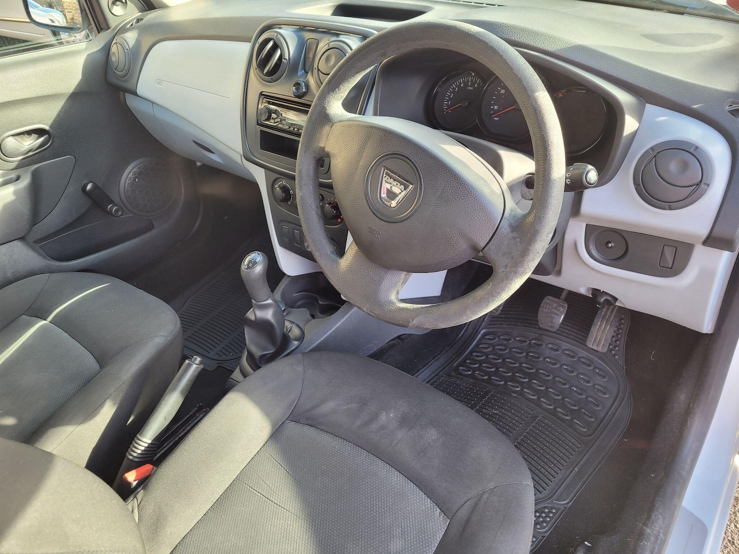 Used Dacia Sandero 2013 for sale - 76349790: Photo 13