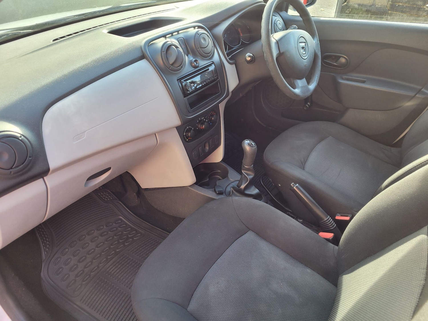 Used Dacia Sandero 2013 for sale - 76349790: Photo 14