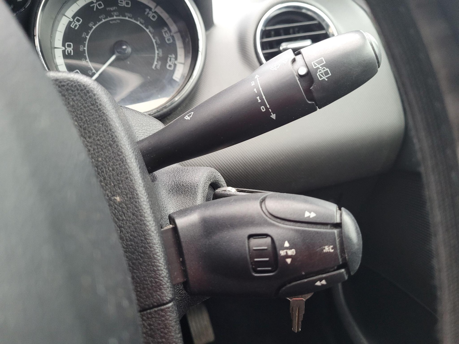 Used Peugeot 308 2011 for sale - 76942580: Photo 26