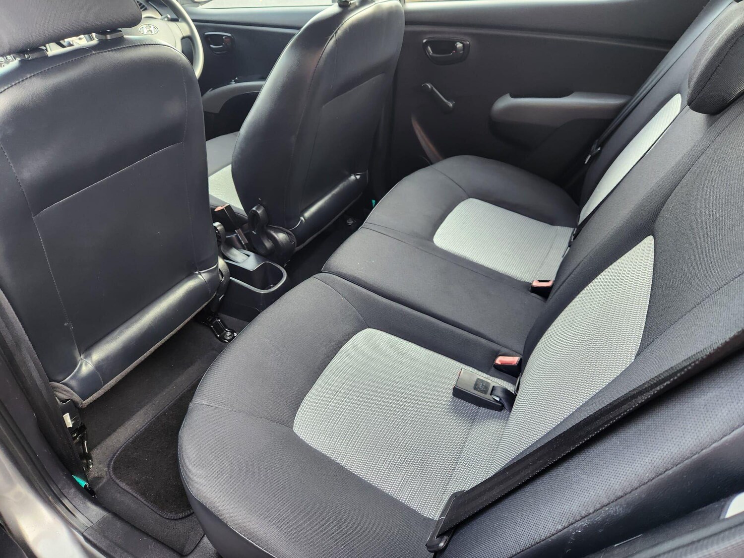 Used Hyundai i10 for sale - 78214400: Photo 17