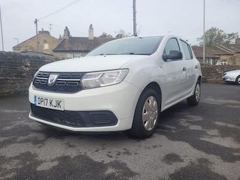 Used Dacia Sandero 2017 for sale - 75953896: Photo