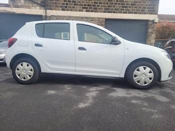 Used Dacia Sandero 2017 for sale - 75953896: Photo