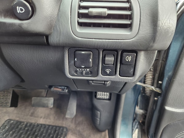 Used Mazda 323 for sale - 75376955: Photo 39