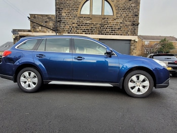 Used Subaru Outback 2010 for sale - 76671708: Photo