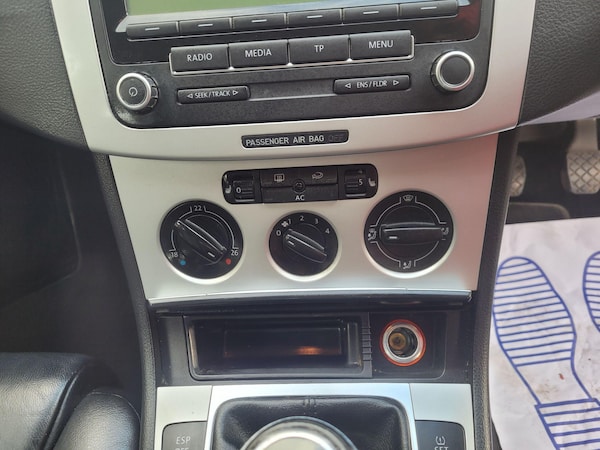 Used Volkswagen Passat 2009 for sale - 76226193: Photo 32