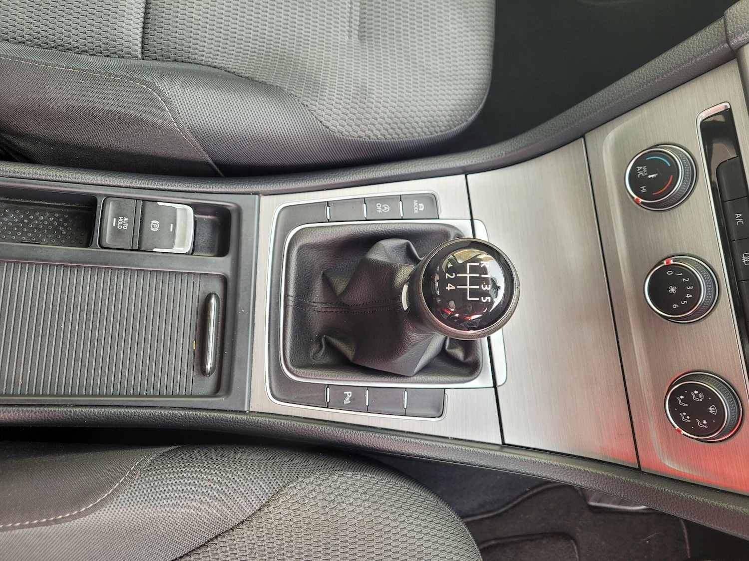 Used Volkswagen Golf 2014 for sale - 76485301: Photo 23