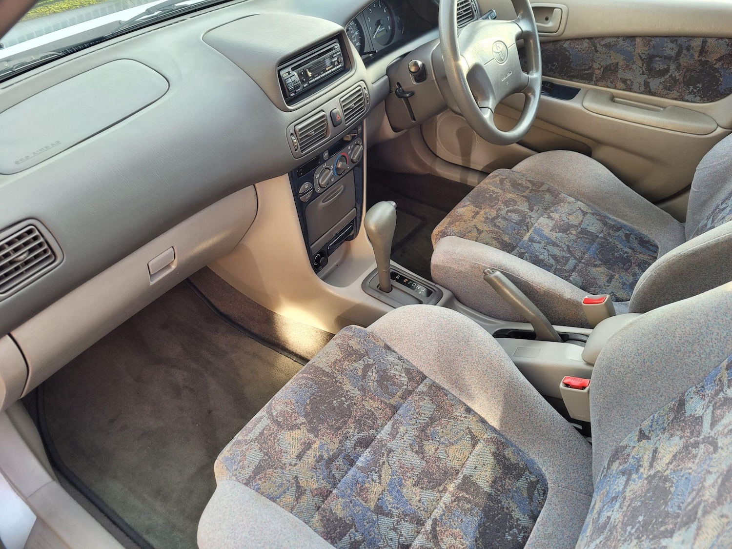 Used Toyota Corolla 1998 for sale - 76965125: Photo 14