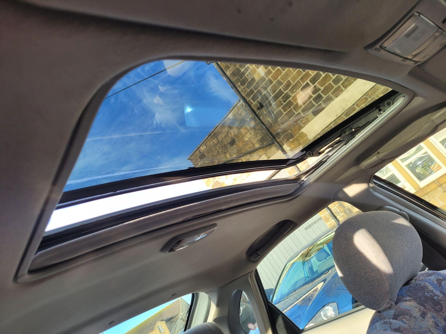 Used Toyota Corolla 1998 for sale - 76965125: Photo 24