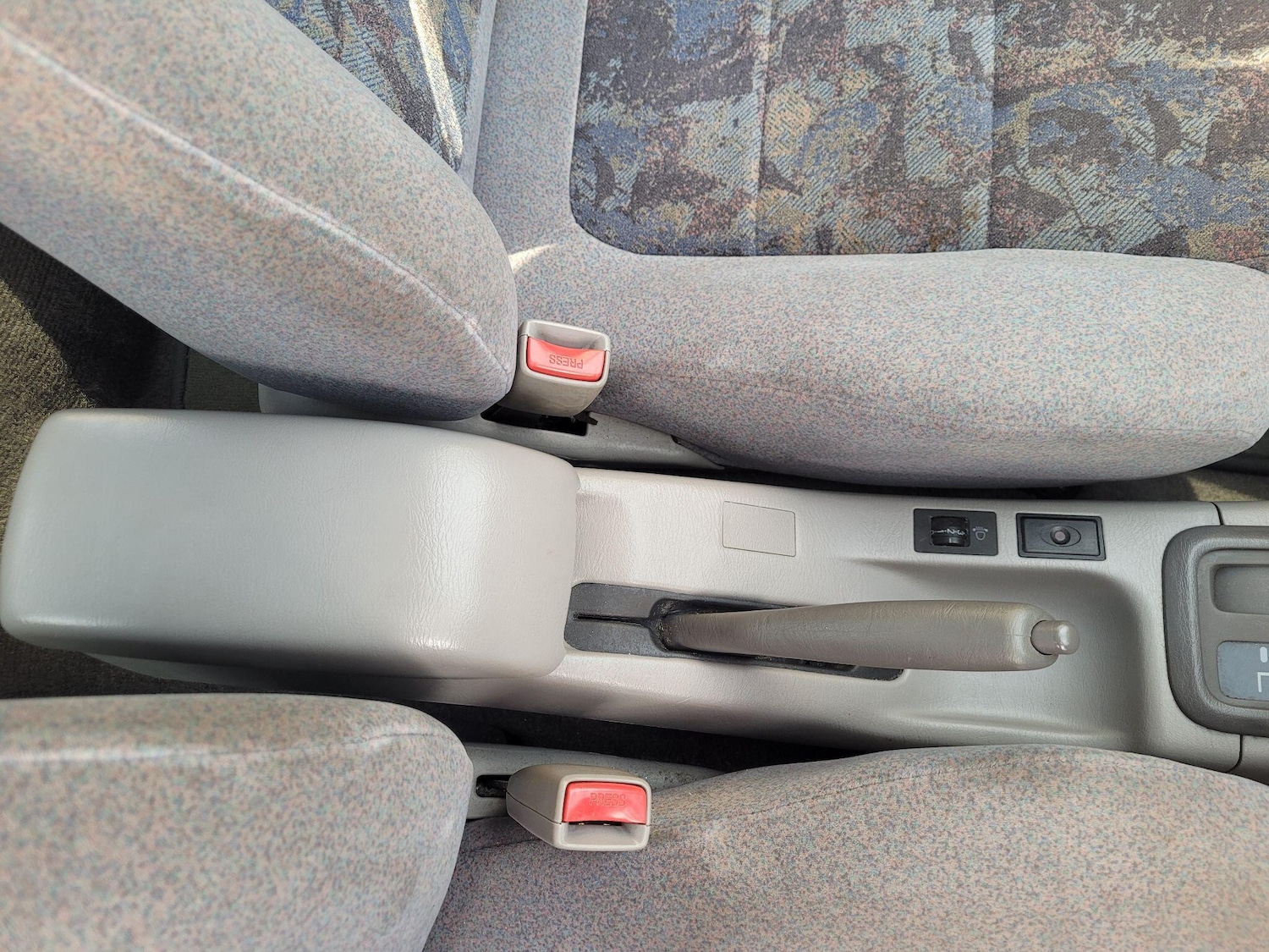 Used Toyota Corolla 1998 for sale - 76965125: Photo 28