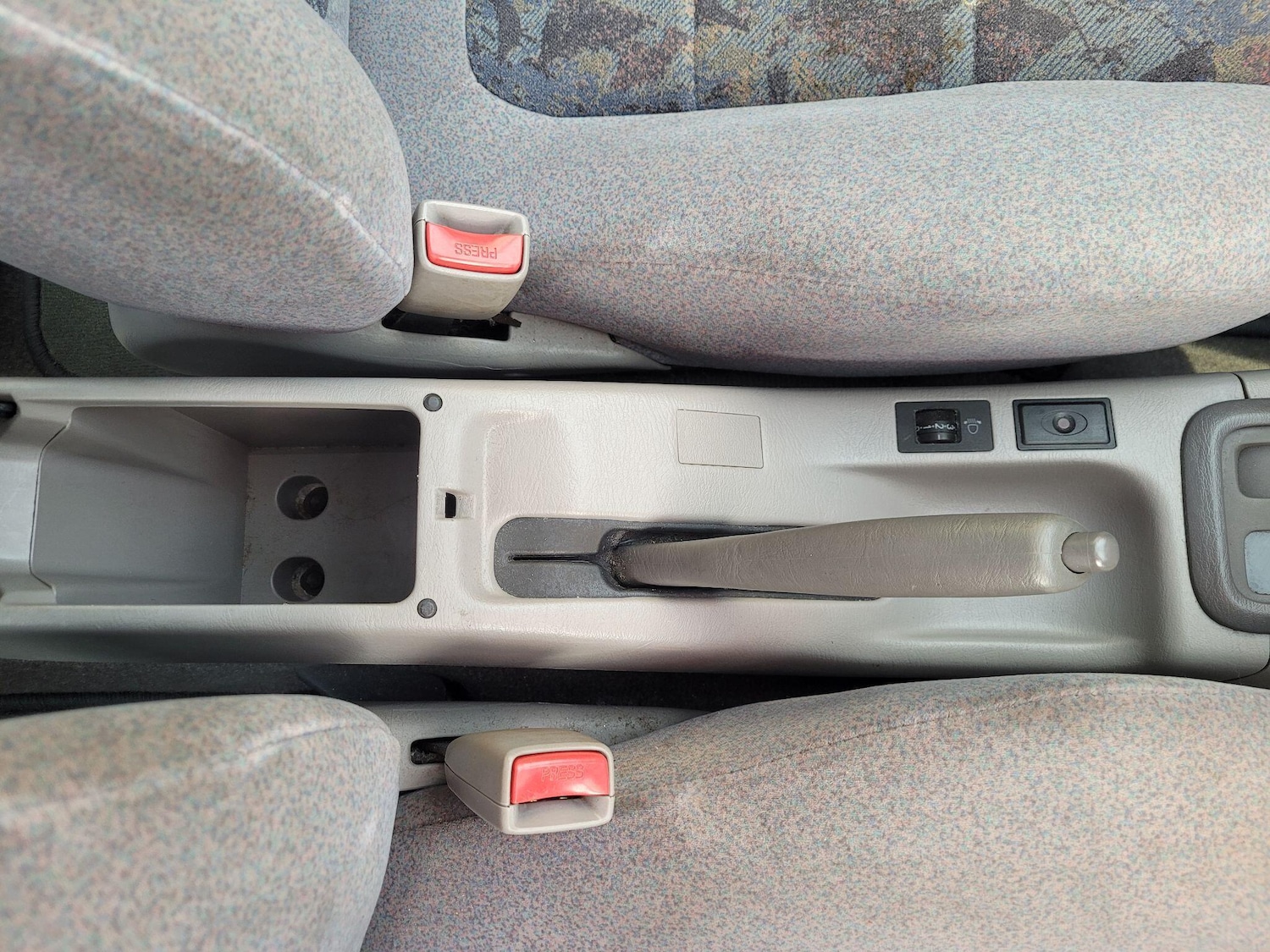 Used Toyota Corolla 1998 for sale - 76965125: Photo 29