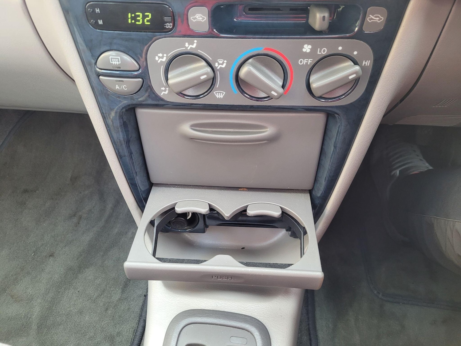 Used Toyota Corolla 1998 for sale - 76965125: Photo 33