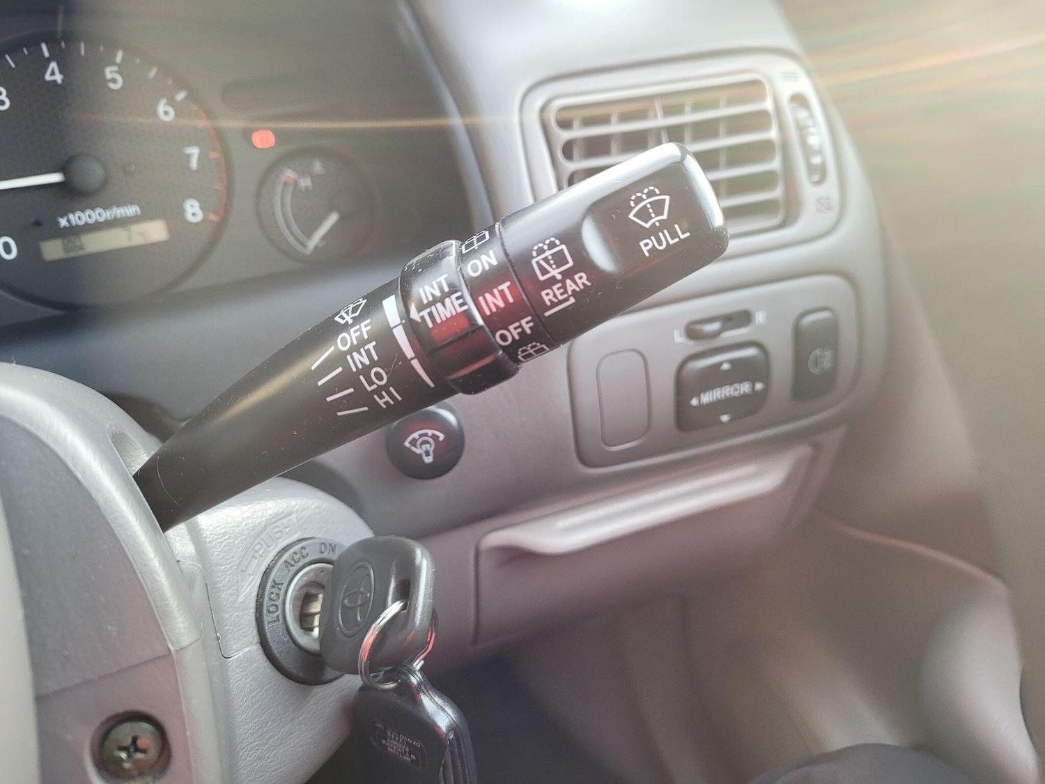 Used Toyota Corolla 1998 for sale - 76965125: Photo 36