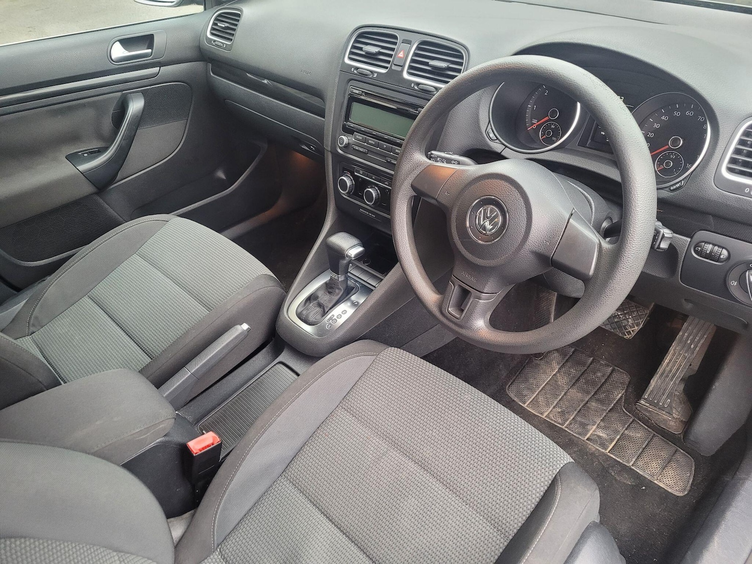 Used Volkswagen Golf 2010 for sale - 77598899: Photo 12