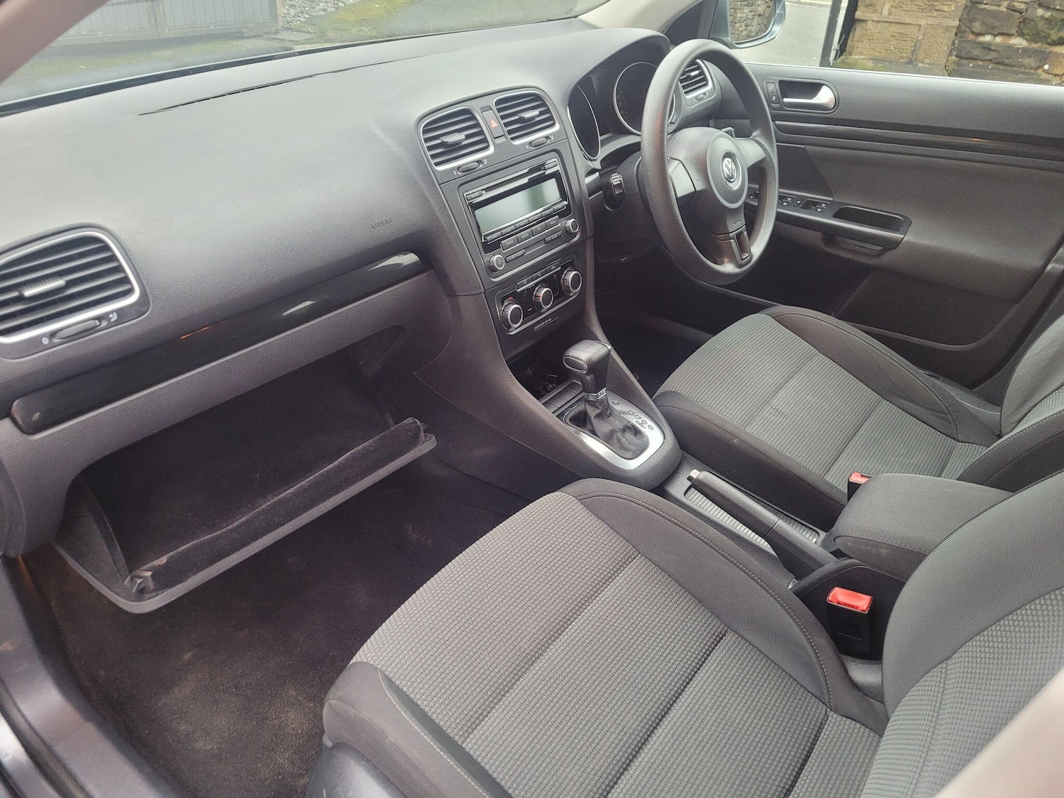 Used Volkswagen Golf 2010 for sale - 77598899: Photo 14