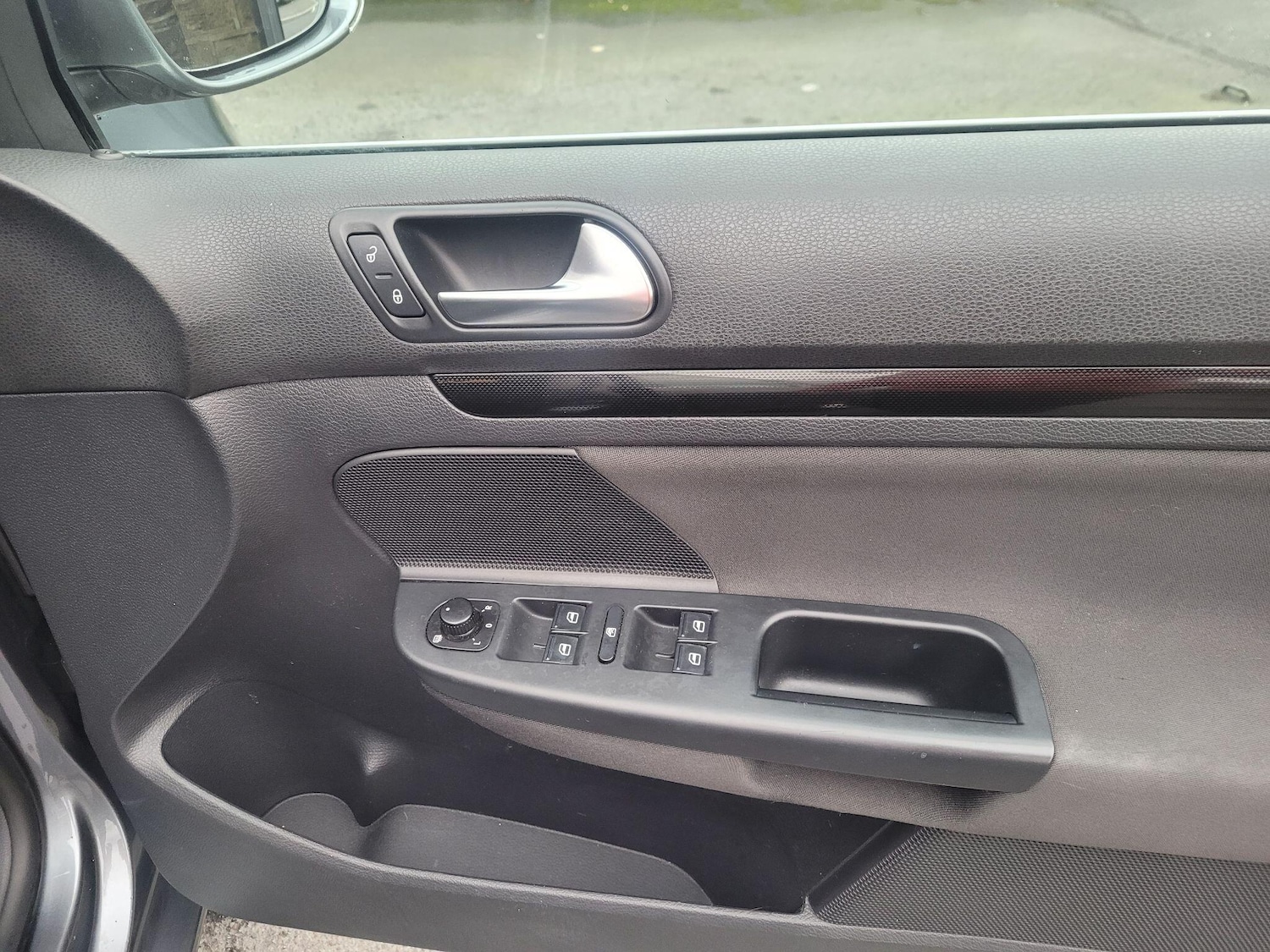 Used Volkswagen Golf 2010 for sale - 77598899: Photo 19