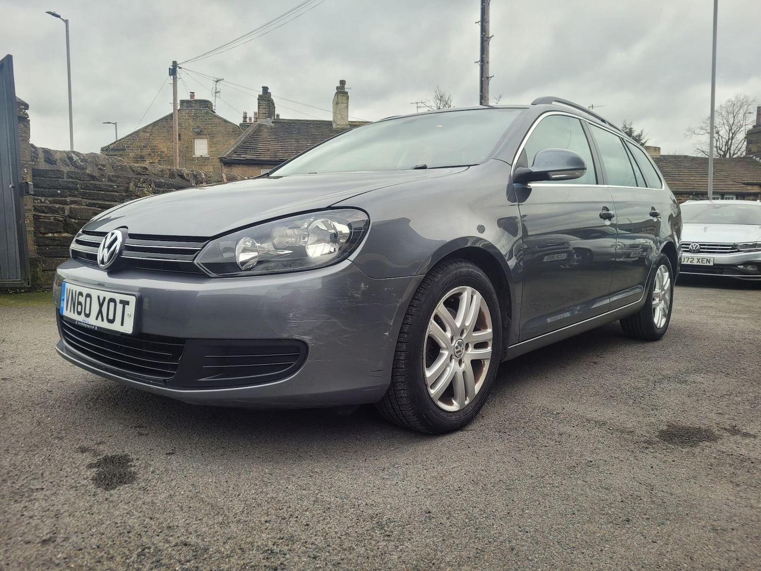Used Volkswagen Golf 2010 for sale - 77598899: Photo 2