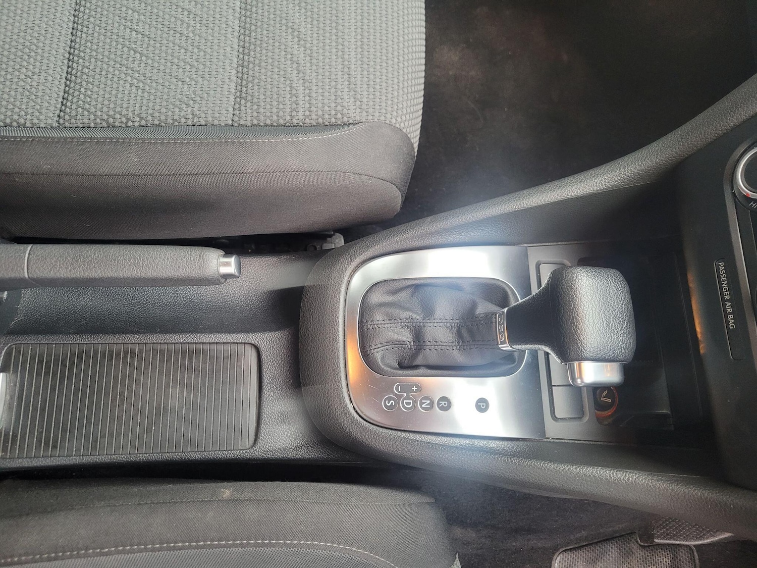 Used Volkswagen Golf 2010 for sale - 77598899: Photo 22