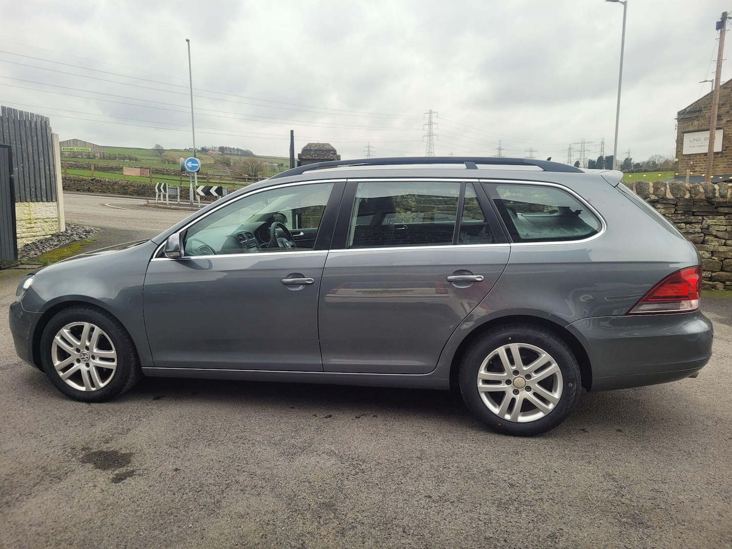 Used Volkswagen Golf 2010 for sale - 77598899: Photo 3