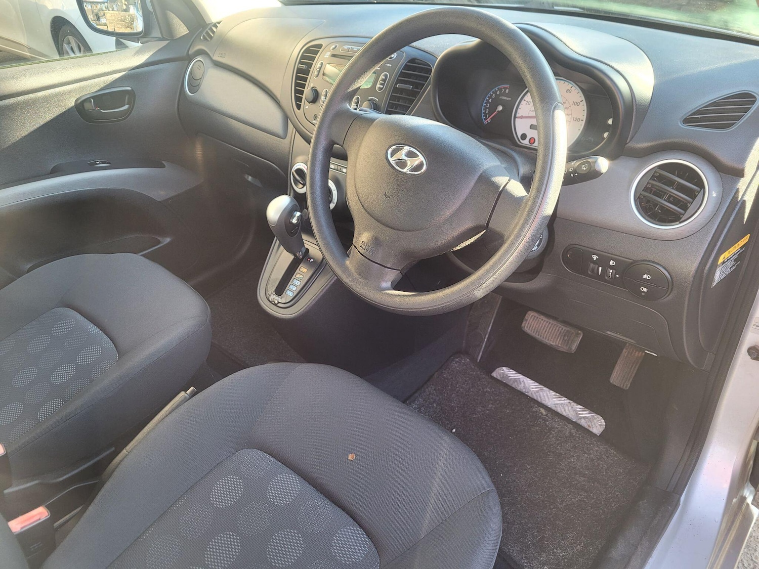 Used Hyundai i10 2010 for sale - 77564646: Photo 13