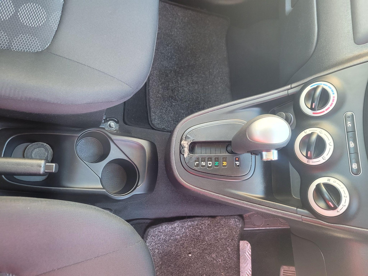 Used Hyundai i10 2010 for sale - 77564646: Photo 20