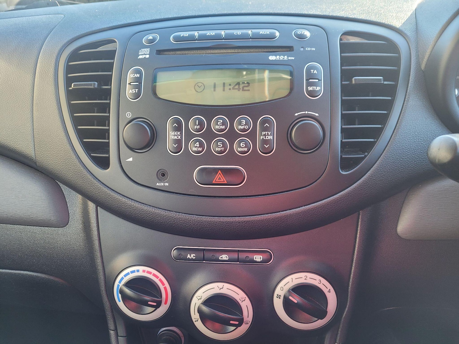 Used Hyundai i10 2010 for sale - 77564646: Photo 24