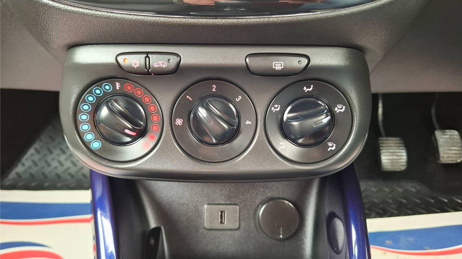 Used Vauxhall ADAM 2014 for sale - 77175689: Photo 17