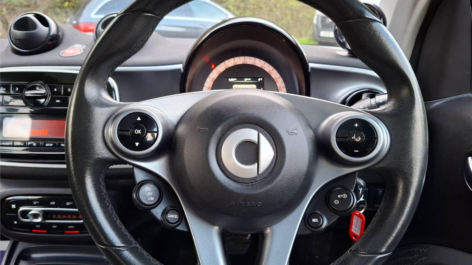 Used smart fortwo 2017 for sale - 76743331: Photo 14