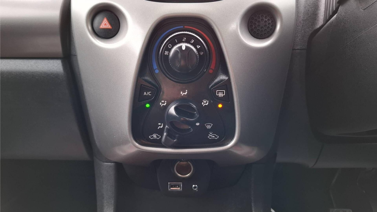 Used Peugeot 108 2016 for sale - 76619751: Photo 16