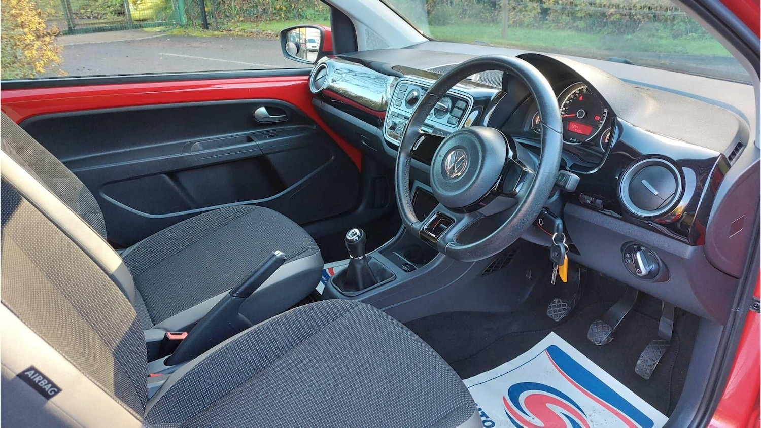 Used Volkswagen up! 2014 for sale - 76572940: Photo 10