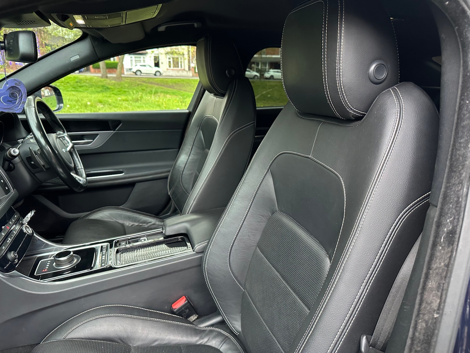 Used Jaguar XF 2016 for sale - 76460941: Photo 14