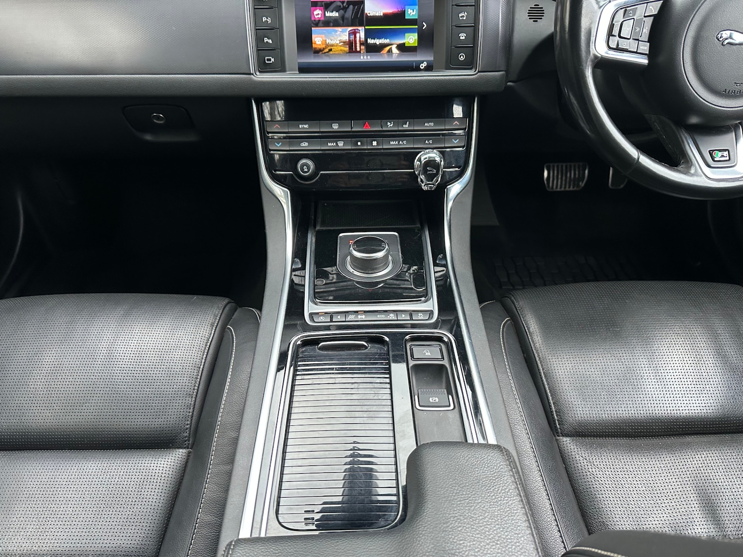 Used Jaguar XF 2016 for sale - 76460941: Photo 17