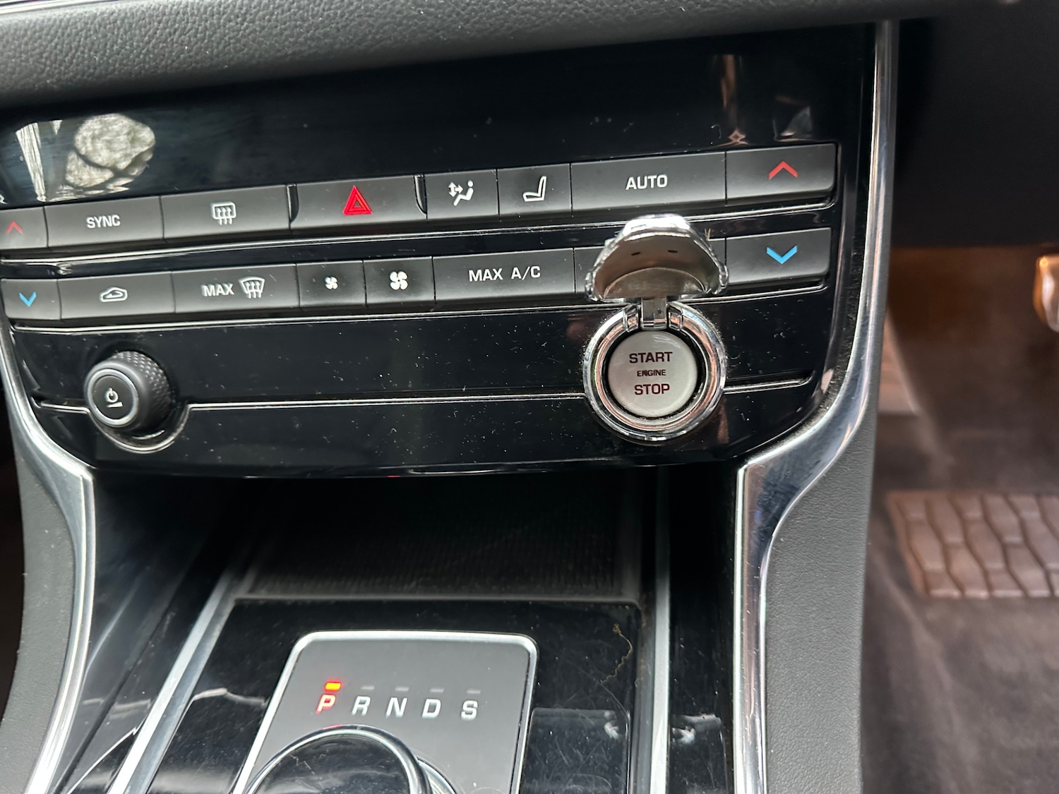 Used Jaguar XF 2016 for sale - 76460941: Photo 23